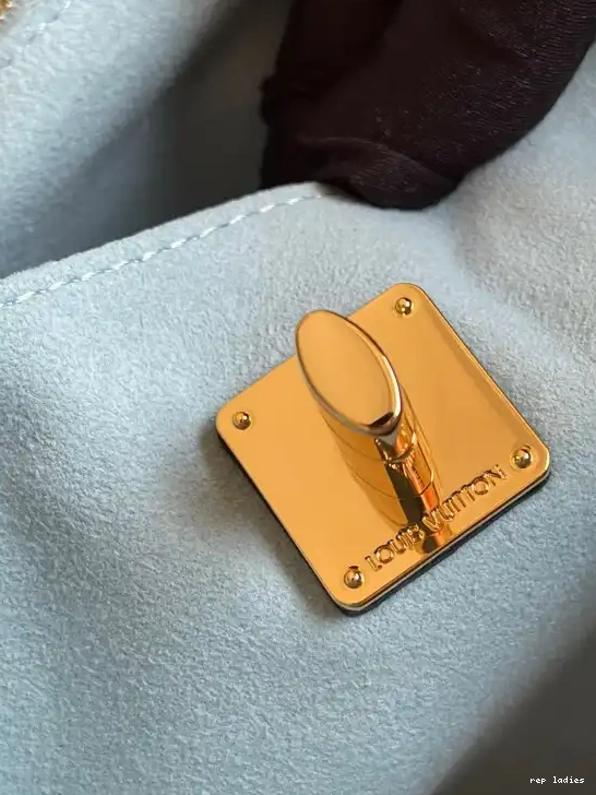 Cheap SHOPPER LOUIS VUITTON LOCKME 0701